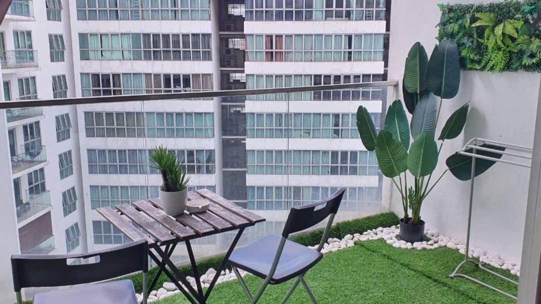 Regalia Suites With Infinity Pool Klcc By Staycation Homes Kuala Lumpur Exterior foto