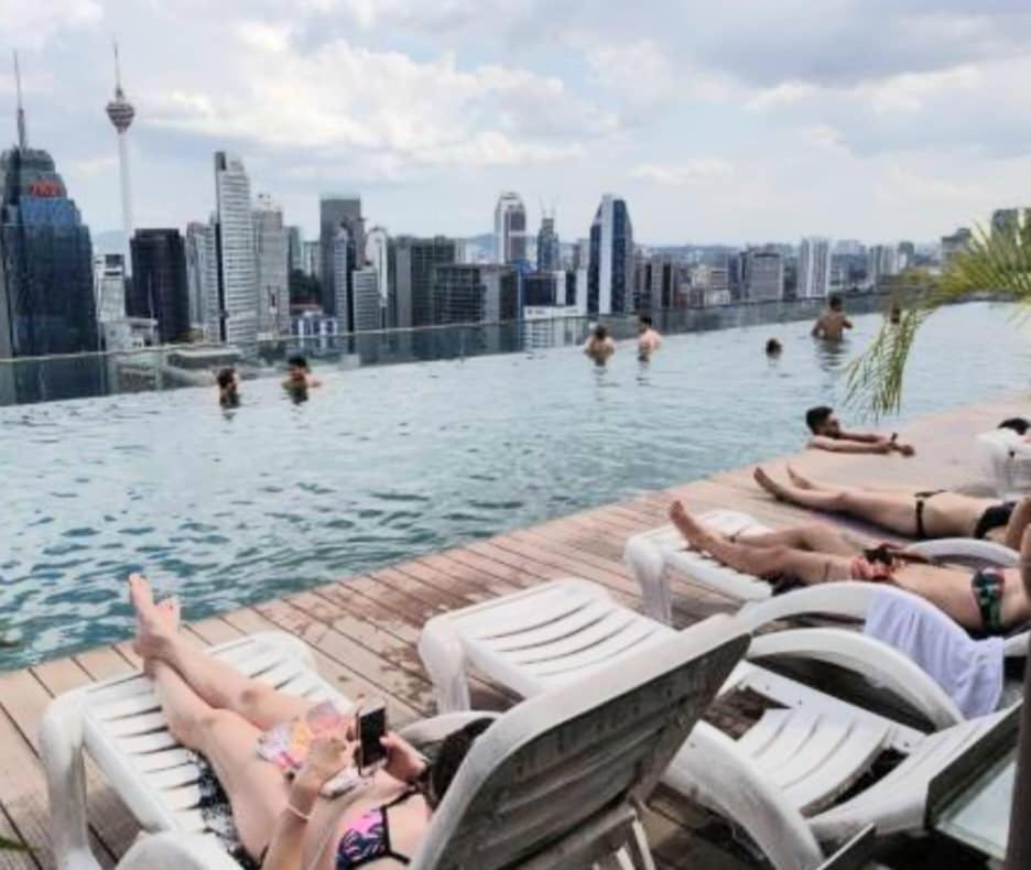 Regalia Suites With Infinity Pool Klcc By Staycation Homes Kuala Lumpur Exterior foto
