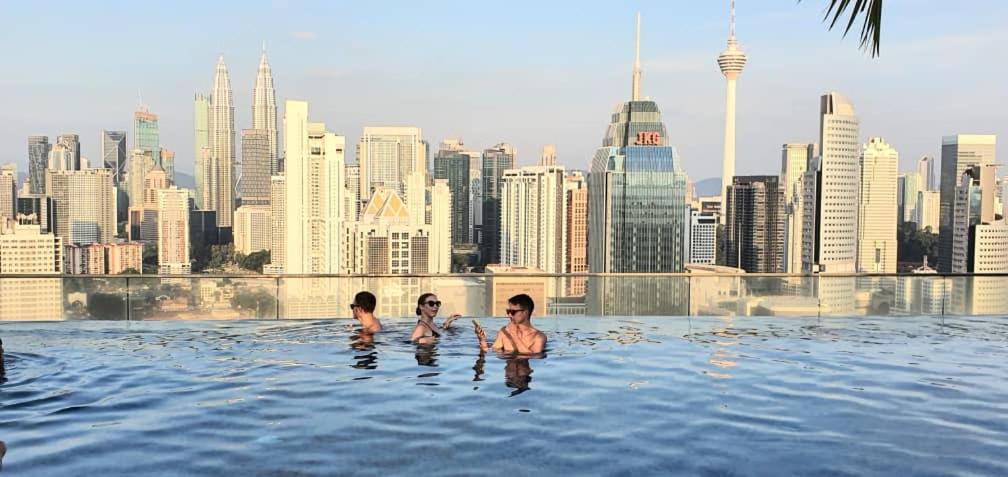 Regalia Suites With Infinity Pool Klcc By Staycation Homes Kuala Lumpur Exterior foto
