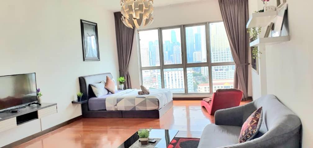 Regalia Suites With Infinity Pool Klcc By Staycation Homes Kuala Lumpur Exterior foto