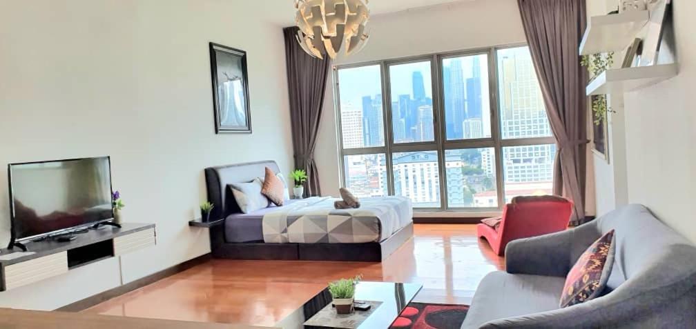 Regalia Suites With Infinity Pool Klcc By Staycation Homes Kuala Lumpur Exterior foto